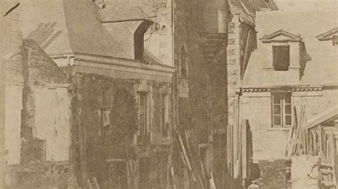 Visuel du nouveau portail des Archives patrimoniales d'Angers, mettant en avant la richesse des documents numérisés.