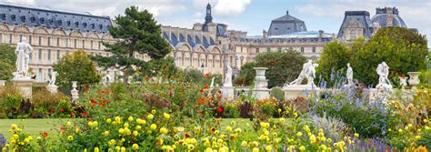 Vue panoramique du jardin des plantes et de l'opéra de Saint-Étienne