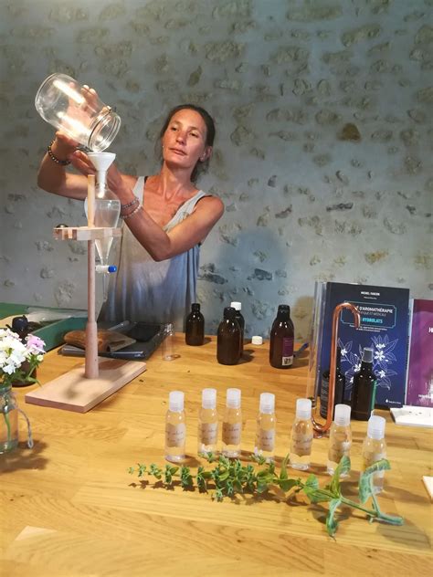 Atelier de transformation de plantes médicinales à la ferme