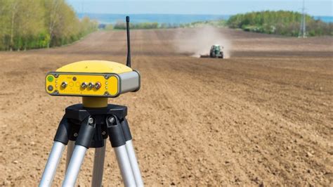 Représentation schématique du guidage GPS RTK pour une bineuse