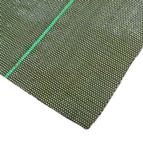 Rouleau de toile de paillage verte