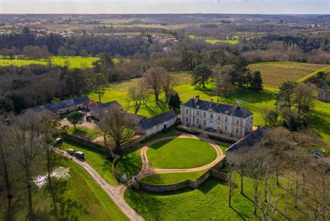 Vue aérienne du château de Rochefort à La Haye-Fouassière