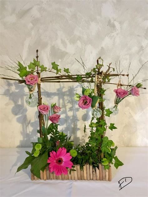 Composition florale printanière variée