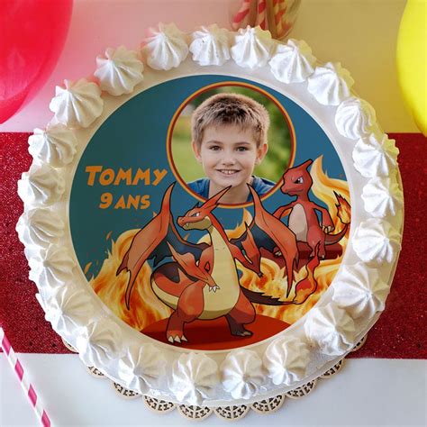 Illustration d'un gâteau décoré avec un disque azyme parfaitement posé
