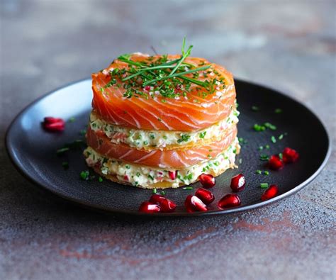 Plat gastronomique utilisant des tranches de nashi frais
