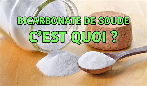 Bicarbonate de soude saupoudré sur le sol