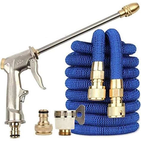 Arrosoir traditionnel et tuyau d'arrosage avec pistolet