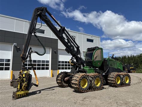 John Deere 1270G et équipements forestiers