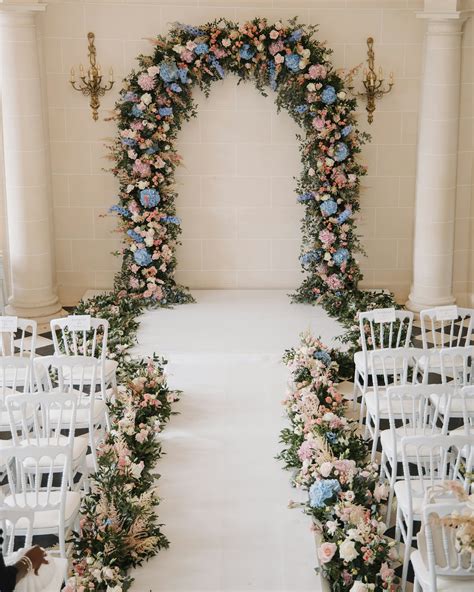 arche florale pour cérémonie de mariage