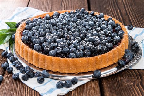 Image d'une tarte aux brimbelles fraîchement préparée