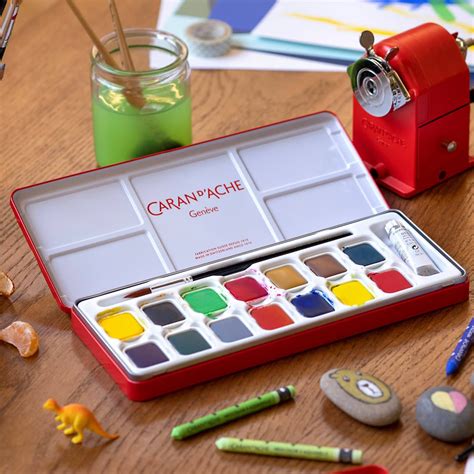 Tablette de gouache et pinceaux