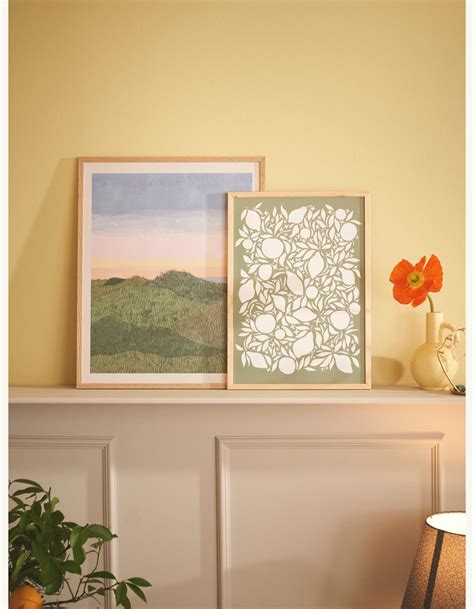 Divers cadres et posters muraux de différents styles