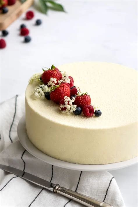 Décoration entremets fleurs et fruits