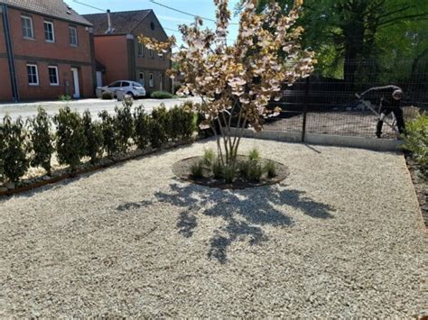 Entretien d'un parterre de gravier