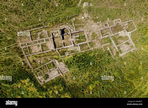 Vue aérienne des vestiges archéologiques de Vaison-la-Romaine