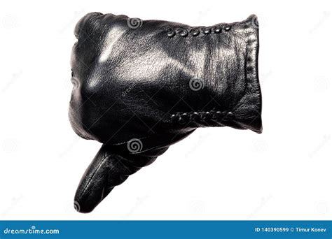 Gros plan sur la texture d'un gant en cuir épais, montrant la granularité et la robustesse du matériau.