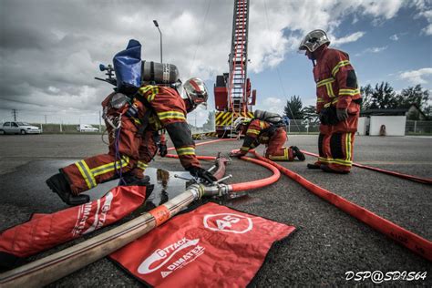 Sapeur-pompier en intervention