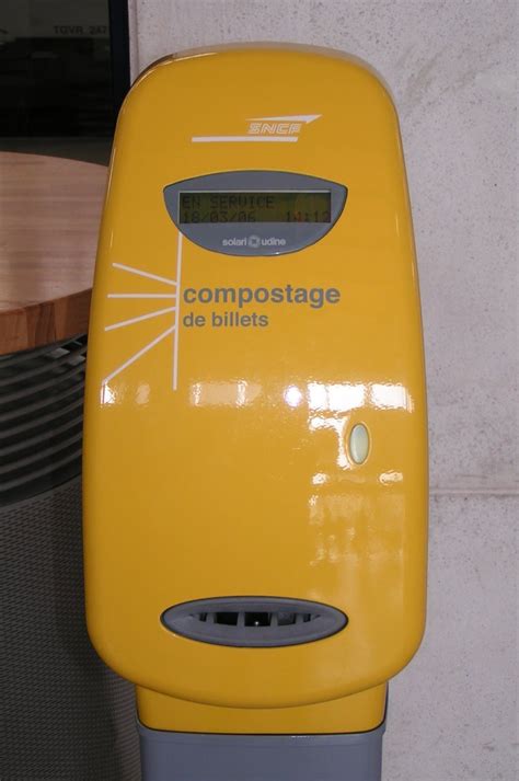Machine à composter un billet de train