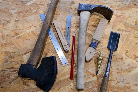 Outils de tapisserie traditionnels et modernes