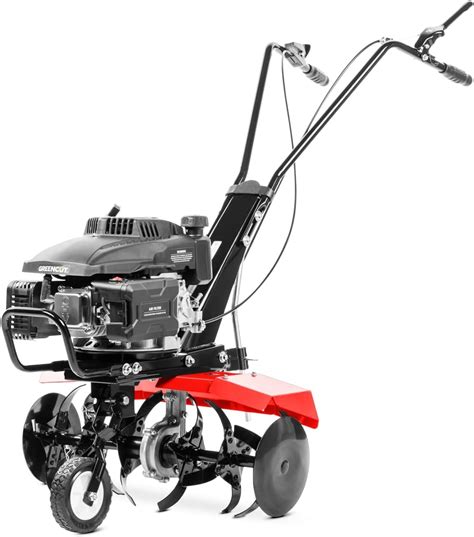 Motobineuses thermique en action dans un jardin
