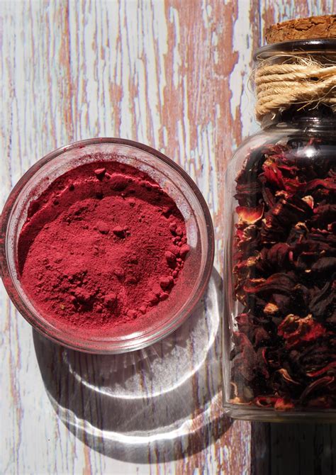 poudre d'hibiscus et calices séchés