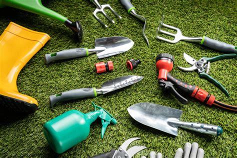 Outils d'entretien du jardin