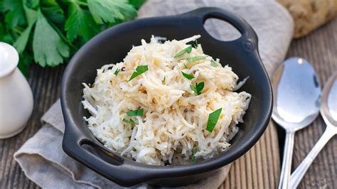 Plat de céleri-rave préparé en rémoulade
