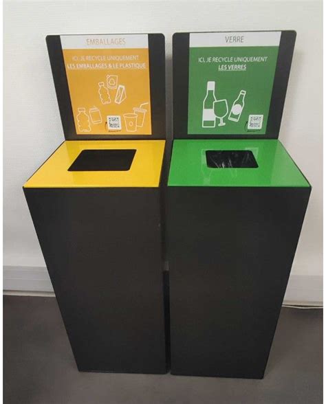 Bacs de tri sélectif vert et jaune