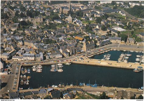 Vue panoramique du littoral breton près de Paimpol avec ses falaises et sentiers côtiers