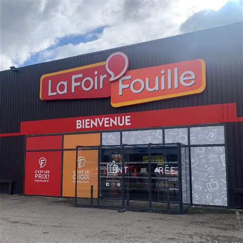 Vue extérieure du magasin La Foir'Fouille à Tourville-la-Rivière
