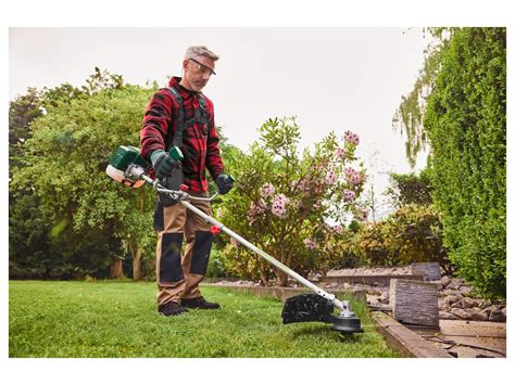 Schéma explicatif montrant les zones de jardin inaccessibles à la tondeuse où la cisaille est requise