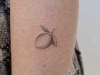 Exemple de design de tatouage citron minimaliste