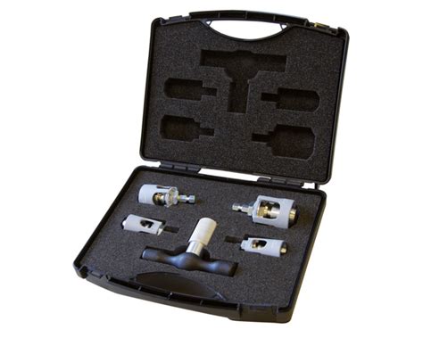 Anciens outils de calibrage et caisses de transport pour agrumes