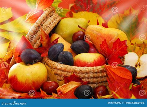 Panier de fruits d'automne