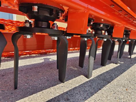 Différents types de rouleaux arrière pour herse rotative