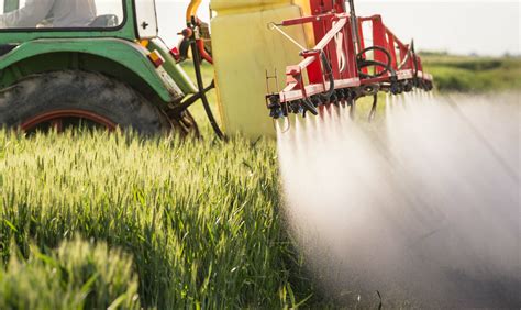Application d'herbicide avec un pulvérisateur