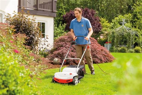 scarificateur AL-KO Combi Care 38 E en action