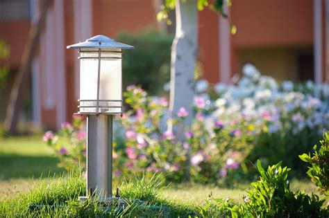 Types d'éclairages extérieurs pour un jardin