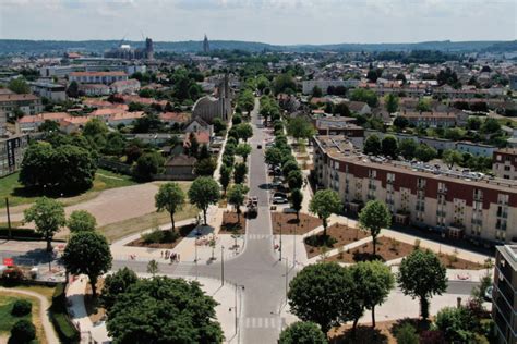 Vue aérienne des parcelles potagères urbaines à Angoulême