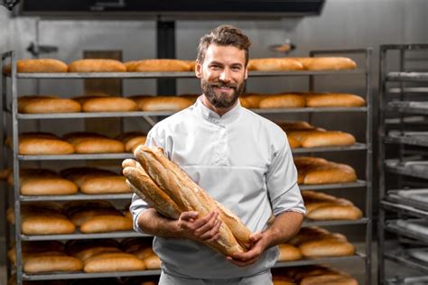 Table de travail d'un boulanger, avec de la pâte en fermentation
