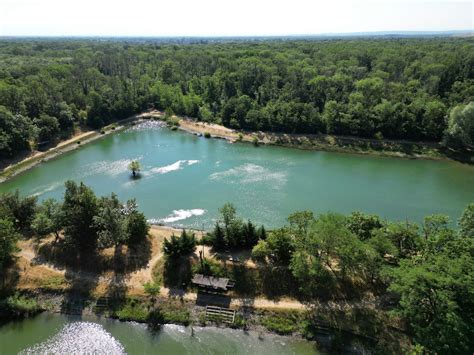 Vue de la gravière aménagée de l'Espace Miscanthus