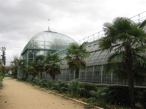 Vue historique des serres du Jardin botanique de Tours