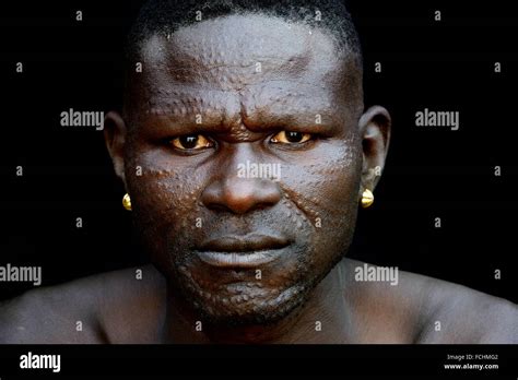 scarifications faciales africaines