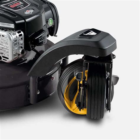 Vue d'ensemble de la tondeuse Mowox PM 4645 S Trike sur une pelouse bien entretenue