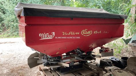 Distributeur d'engrais Vicon 300 litres