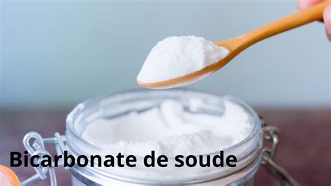Bouteille de bicarbonate de soude et pulvérisateur