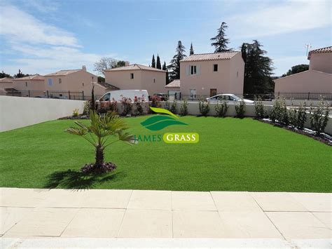 Galerie photos d'aménagements de pelouses artificielles : balcons, espaces verts, terrasses