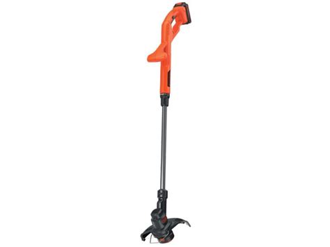 Coupe-bordures Black & Decker en action