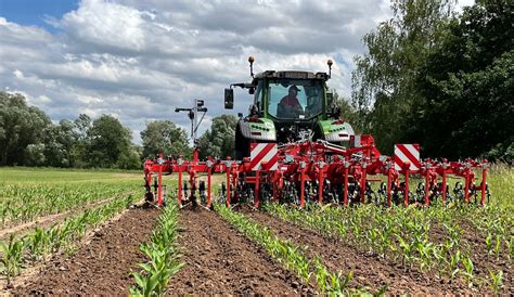 Bineuse KUHN ROWLINER en configuration 8 rangs
