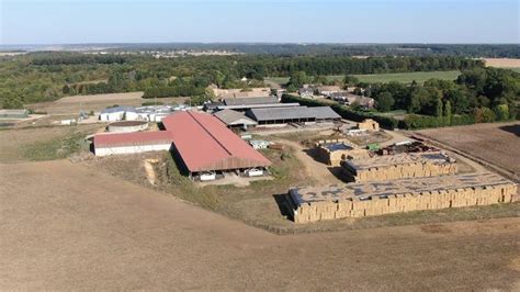 Vue aérienne d'une ferme de production de semences